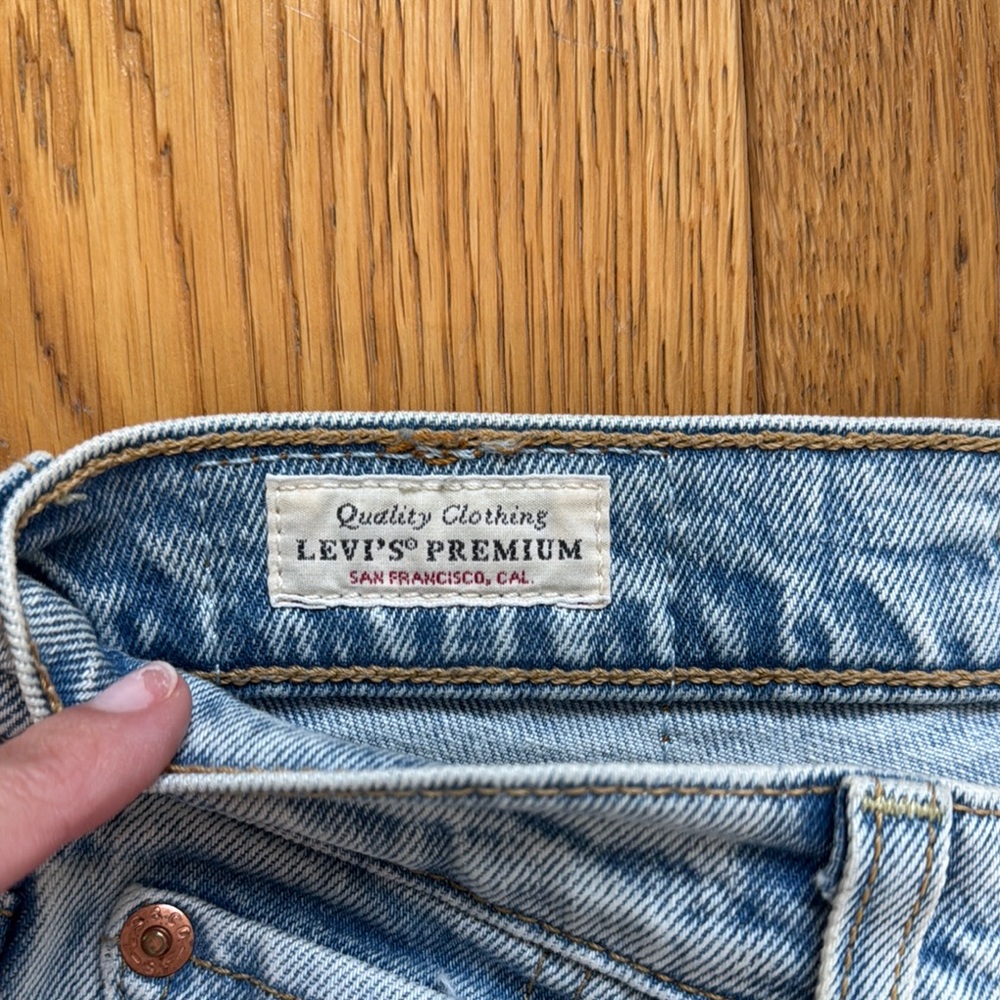 Levi's Women's Light Blue wedgie icon straight jeans - Picture 3 of 6